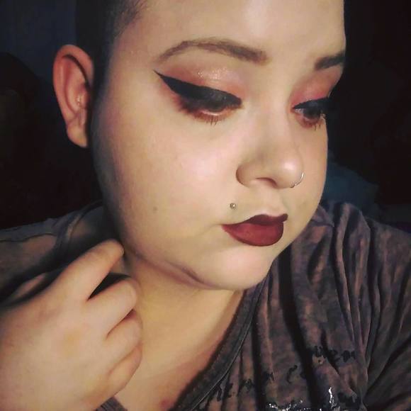 Meet your Posher, Anna - Picture 1 of 1